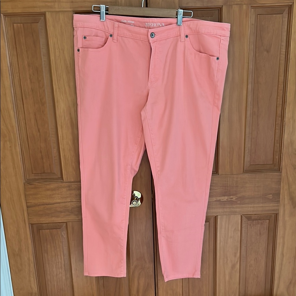 Woman’s Salmon Jeans